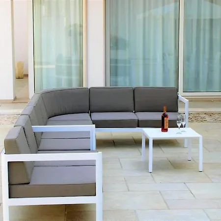 La Perla Bianca Luxury Villa *